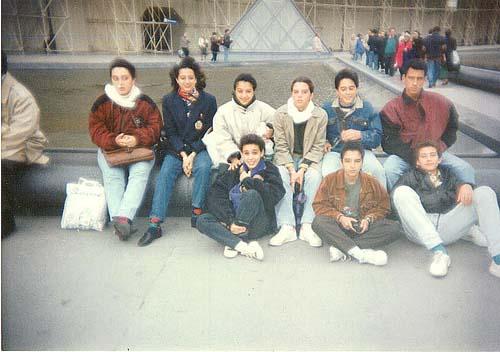 r_1991-1992_1ere oib a paris_2.jpg - Lycée Regnault - TANGER / MAROC - Année scolaire: 1991-92 -voyage scolaire à PARIS des 1ère OIB   Photo communiquée par Nezlie EN NASSAIR  